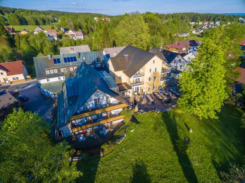 Luftaufnahme des Gasthof Specht in Fichtelberg-Neubau