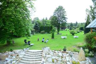 Treppe zur Gartenwiese